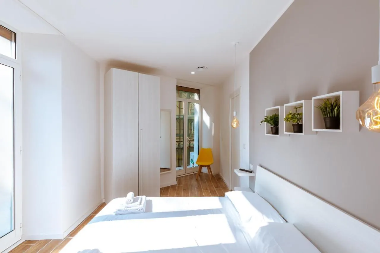 Central House - Apartments In Naples Italie