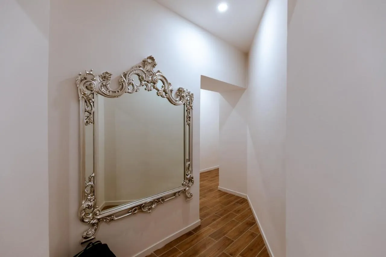 Central House - Apartments In Naples Italie